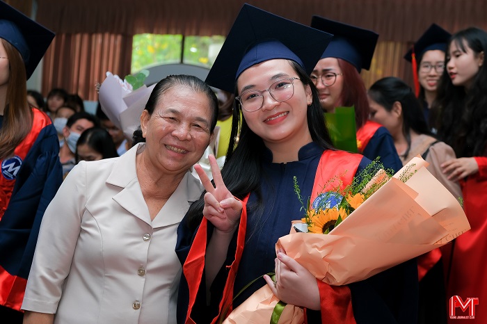 THÔNG BÁO NHẬN BẰNG TỐT NGHIỆP
